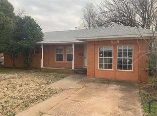 908 E Oakwood Ave, Altus, OK 73521