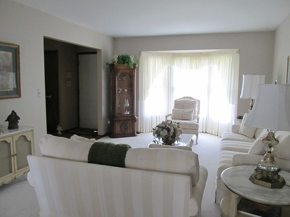3rd image of 22136 Wingate Ct