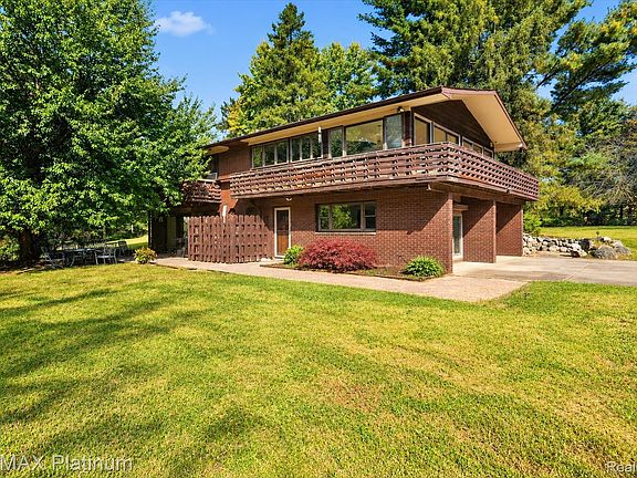 2nd image of 21955 Spearswood Dr