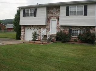 201 Marble Dr, Eleanor, WV 25070