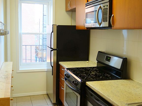 4th image of 345 Sackett St #3