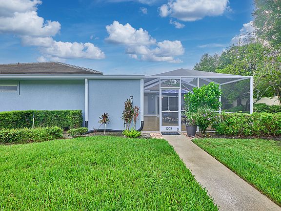 3rd image of 1202 NW Sun Terrace Circle #24D