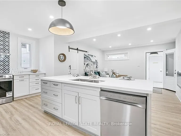 10 Comet Ave #1 — Photo 6