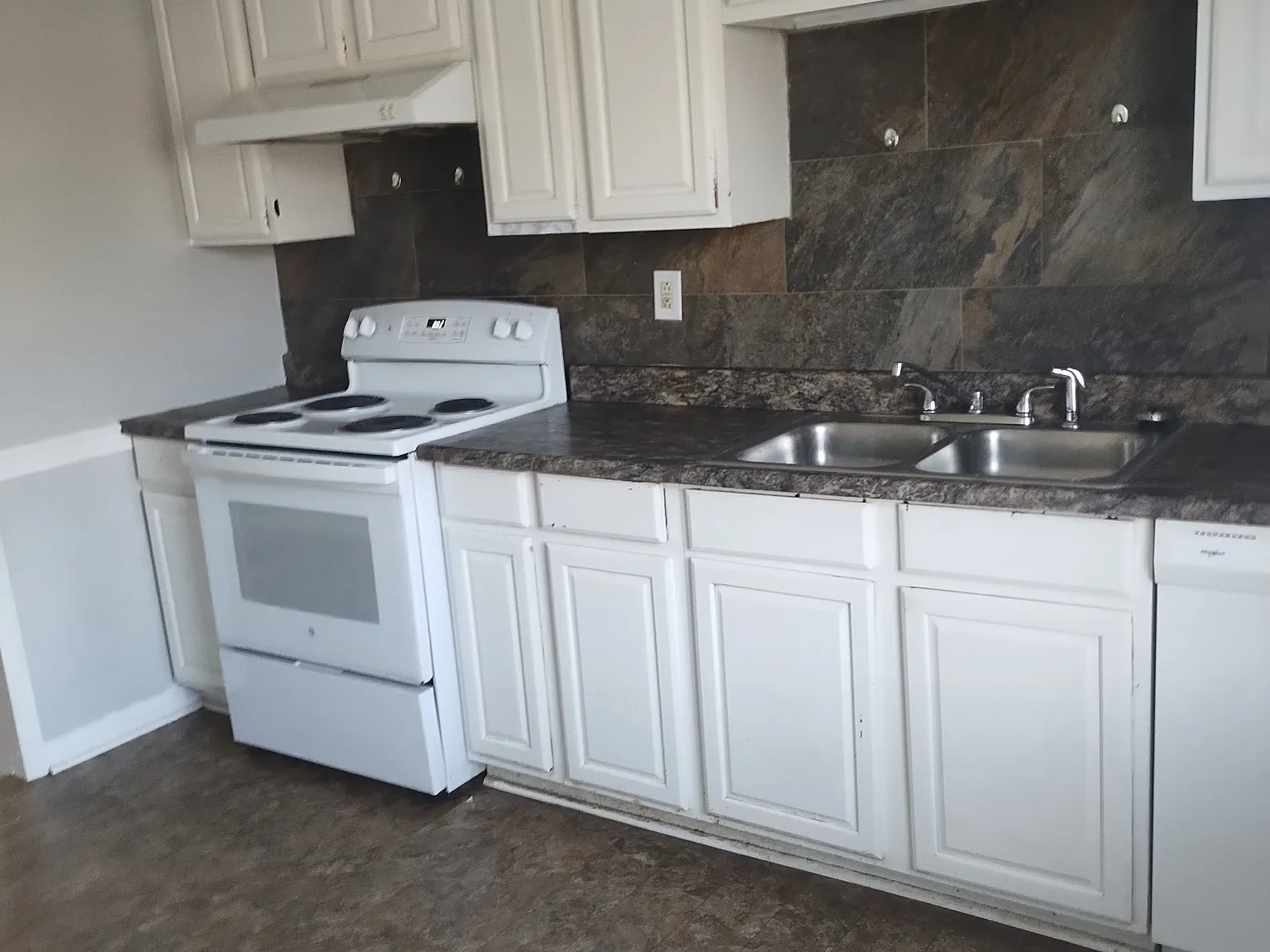2 bed, 672 sqft, $900 — Photo 3