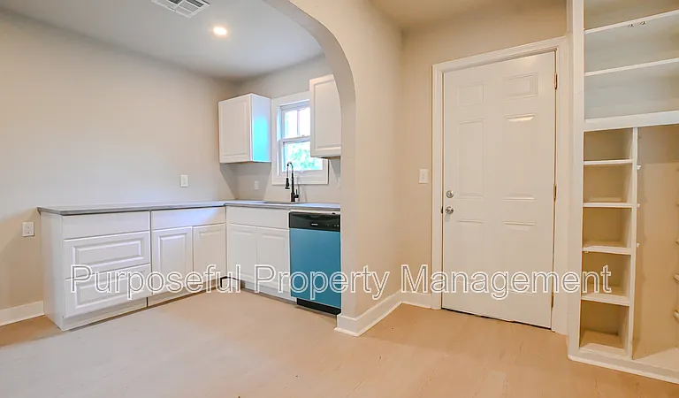 2201 Glen Ellyn St — Photo 13