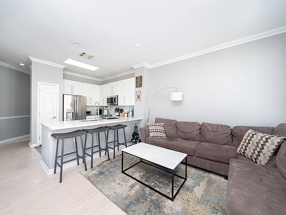 4th image of 1200 Grand St APT 629