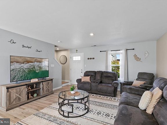 3rd image of 36432 Carriage Walk Ln