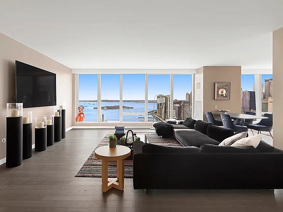 3rd image of 252 South St #58JJ