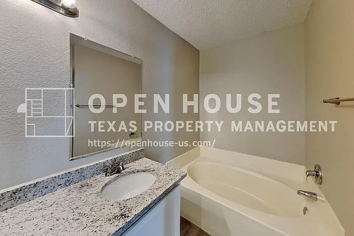 4066 Tulip Tree Dr — Photo 11