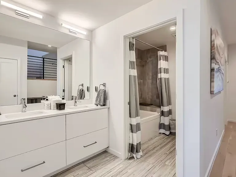 2305 W 52nd Ave — Photo 20