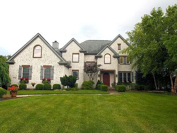 2nd image of 1366 Wexford Ln