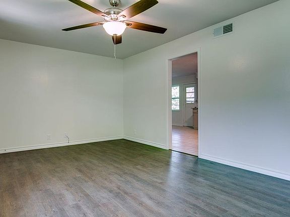 4th image of 2312 Shady Ln