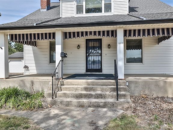 3rd image of 207 W Elm St