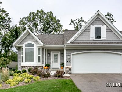 1915 Peace Valley Ct NE, Grand Rapids, MI, 49505