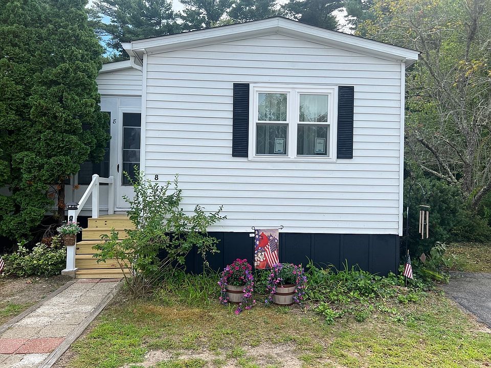 1st image of 8 Jefferson Way