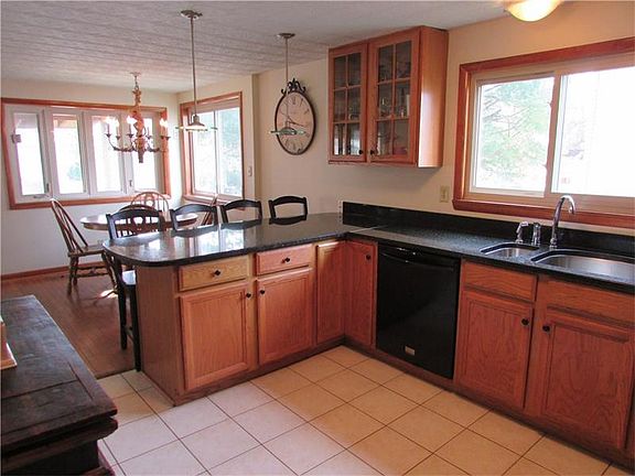 3rd image of 109 Kirkwood Dr