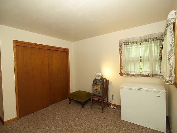 5th image of 535 Emerald Dr