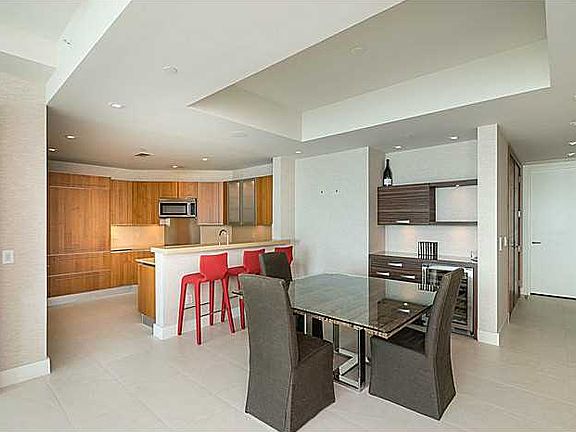 5th image of 2627 Bayshore Dr #2205