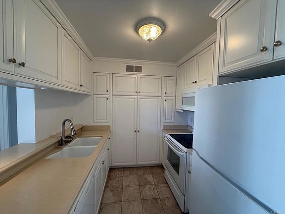 3rd image of 5708 Baltimore Dr Unit 402