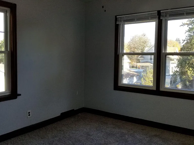 2615 Davenport Ave #2 — Photo 6
