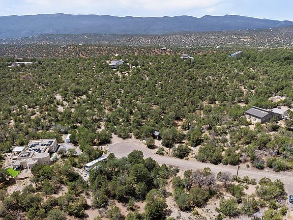 4th image of 19 Mira Verde Ct