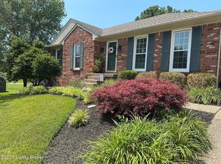 1202 Spring Ct, Goshen, KY 40026