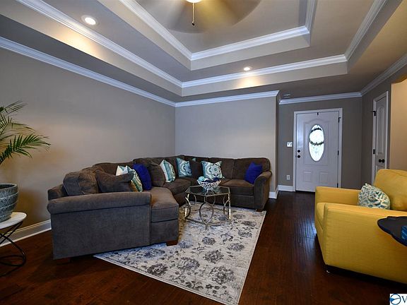 5th image of 114 Ivy Darlene Dr