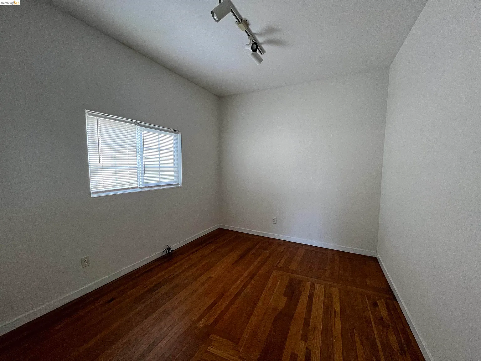 2 bed, 640 sqft, $2,600 — Photo 2