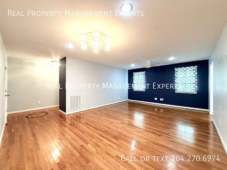 3733 Hayden Dr — Photo 6