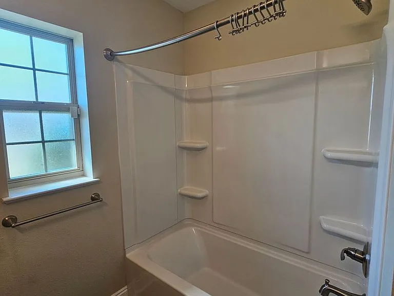 106 N Macarthur Ave — Photo 22