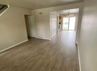2023 Yorktowne Dr, Valparaiso, IN 46383