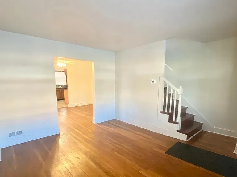 3018 Larue Sq E — Photo 3