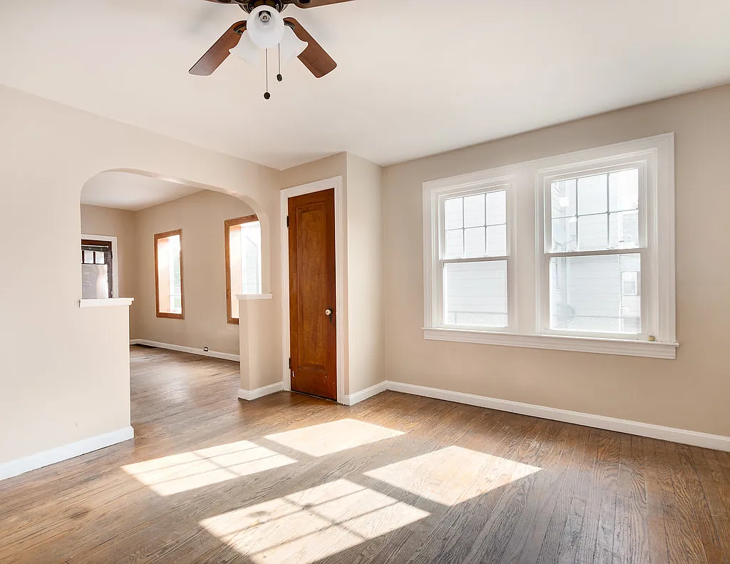 3 bed, 1152 sqft, $1,200 — Photo 1