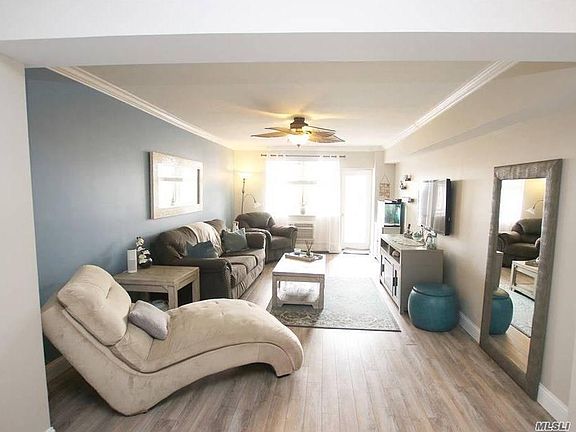 3rd image of 55 Monroe Blvd APT 4F