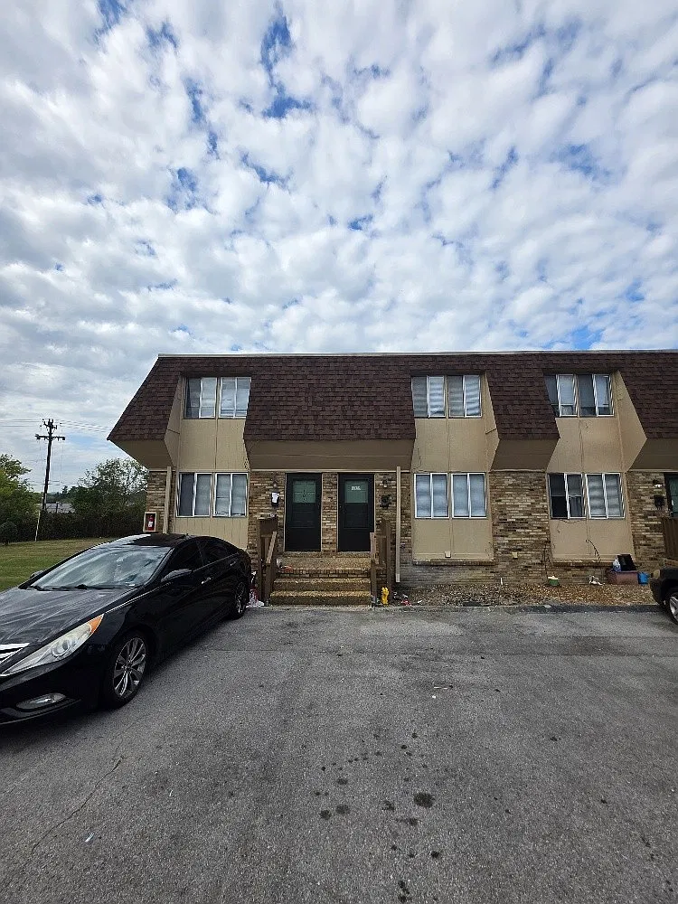 2 bed, 1.5 bath, 992 sqft, $1,150 — Photo 1