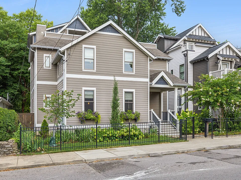 1007 10th Ave N