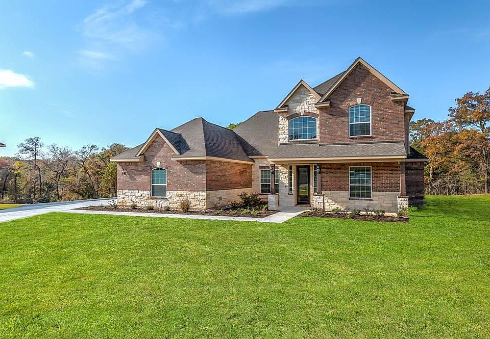 1st image of 118 Spanish Oak Dr