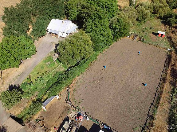 3rd image of 2707 Lindsay Creek Rd