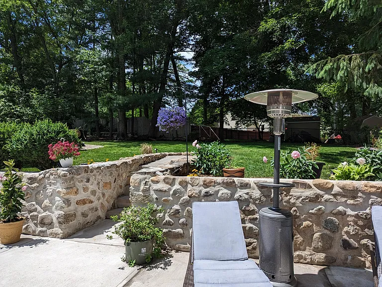 530 Shirley Ave — Photo 37