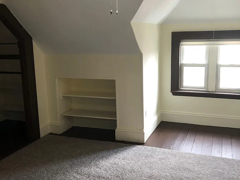 149 Strathmore Rd #10 — Photo 6