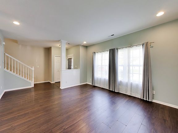 4th image of 1065 E 116th Pl