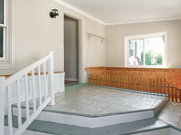 5th image of 1247 Huntly Dr