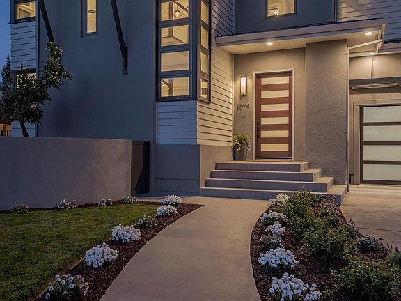 5th image of 2074 Newport Ave