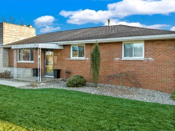 2009 Rockland Ave, Belpre, OH 45714