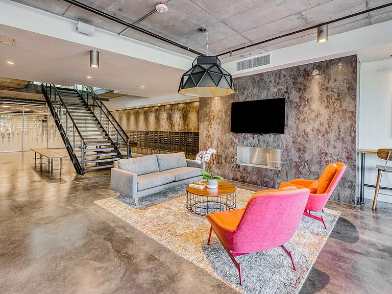 Janus Apartments — Photo 9