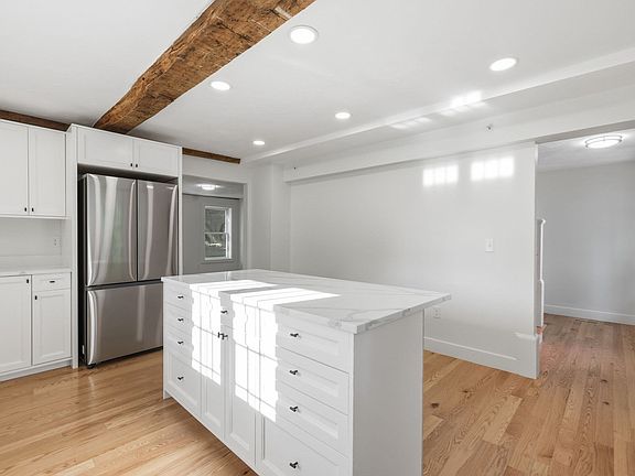 3rd image of 164 Main St Unit A