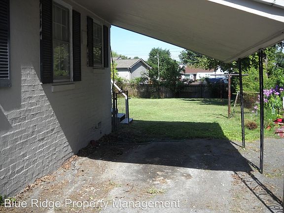 2nd image of 1425 Carolina Ave