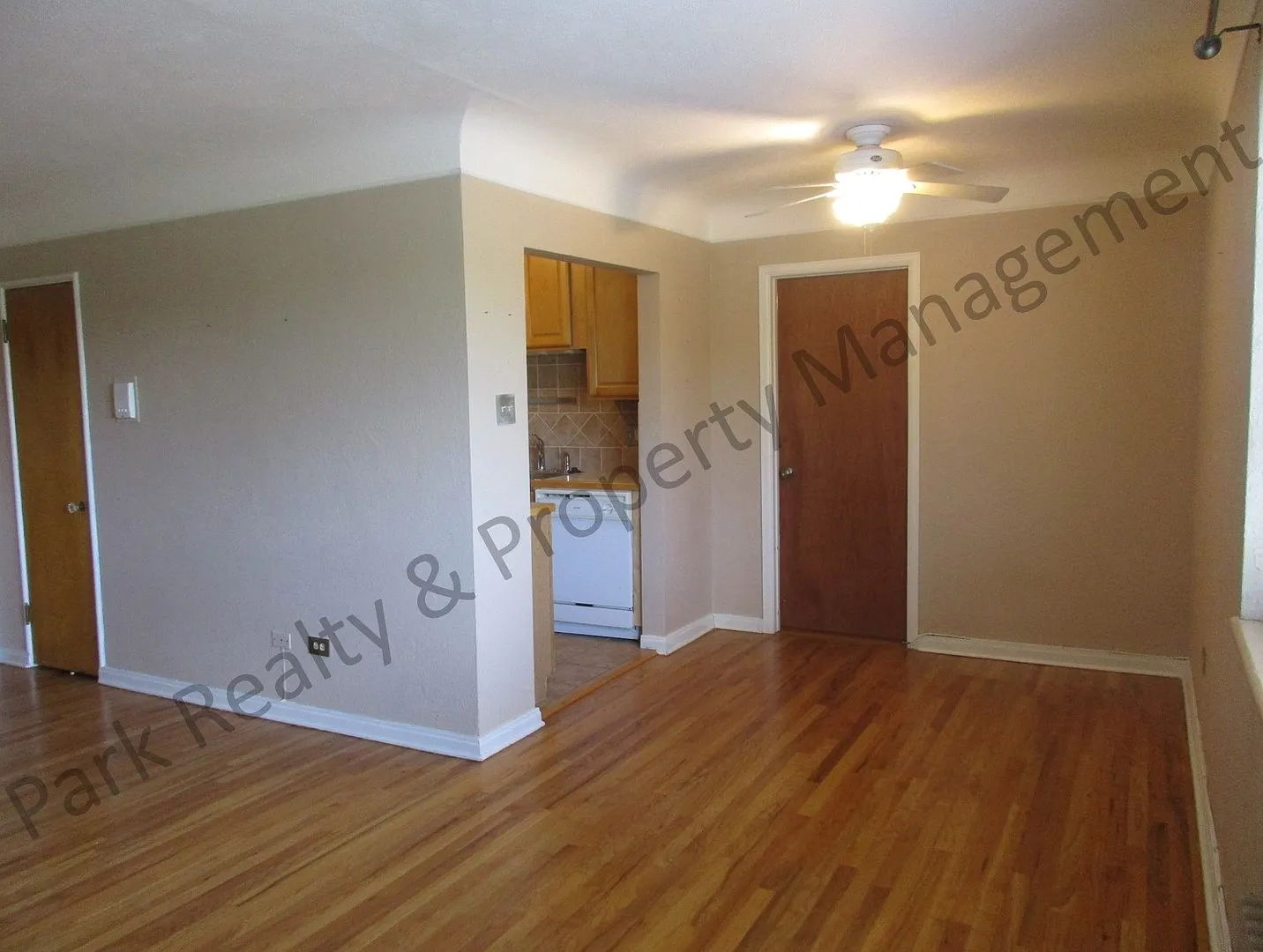 733 E 2nd Ave #304 — Photo 4