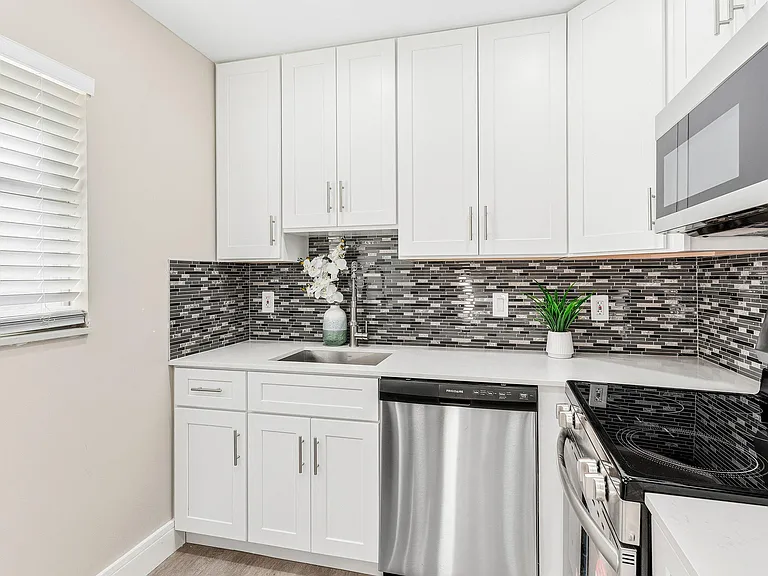 141 Brittany Way #C — Photo 2