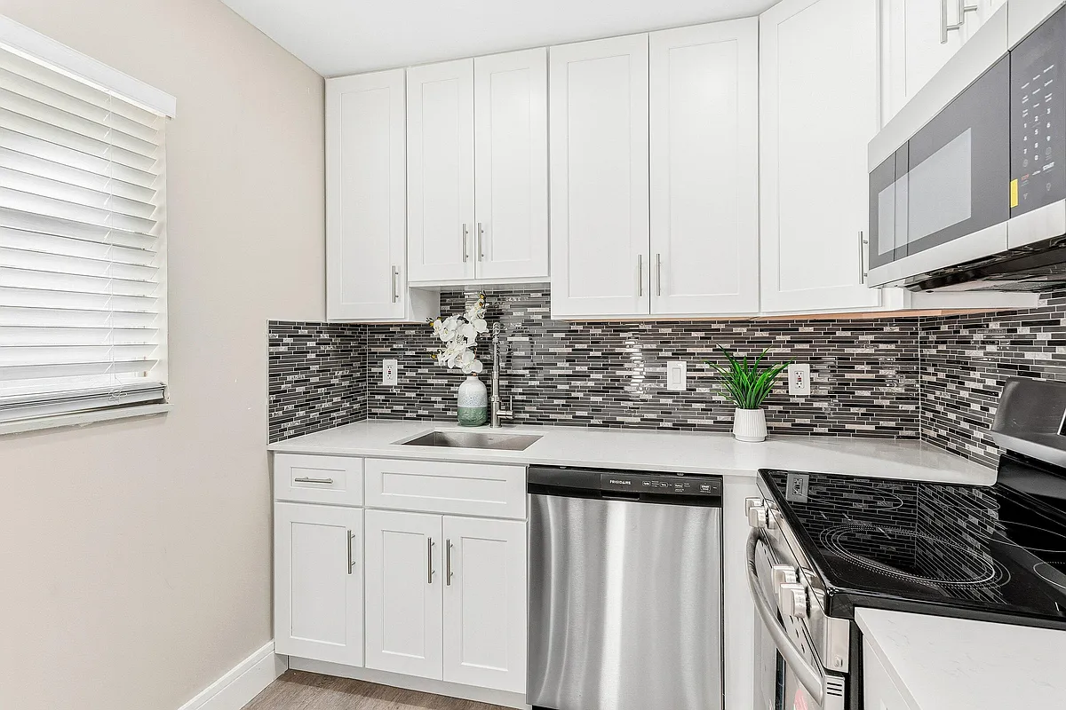 Building Photo - 141 Brittany Way #C